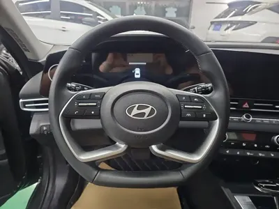 Hyundai Elantra 2025, 11900 км, за 78900 CNY