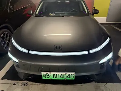 Xpeng P7 · 2022 год