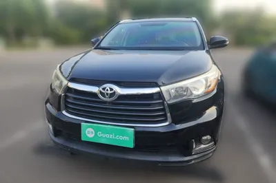 Toyota Highlander 2017, 112800 км, за 97602.05 CNY