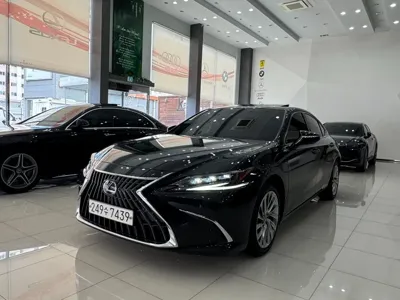 Lexus ES · 2025 год
