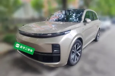 Li Auto L8 · 2023 год