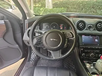 Jaguar XJ 2017, 81900 км, за 100000 CNY