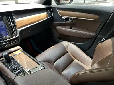 Volvo S90 2021, 65000 км, за 119800 CNY