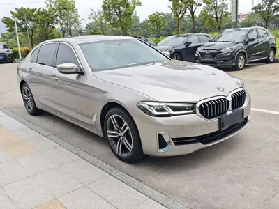 BMW 5 Series 2022, 64900 км, за 205000 CNY