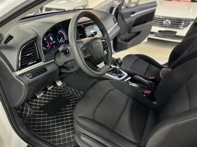 Hyundai Elantra 2016, 92000 км, за 23500 CNY - фото 4