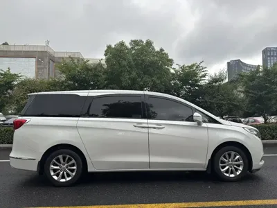 Buick GL8 2019, 130000 км, за 89800 CNY