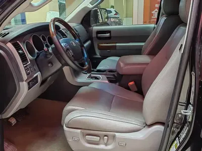Toyota Sequoia 2010, 279000 км, за 127000 CNY