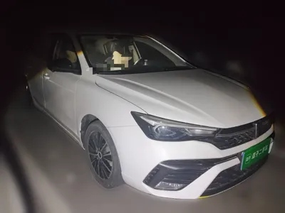 Roewe i5 2021, 75000 км, за 43813.9 CNY - фото 3
