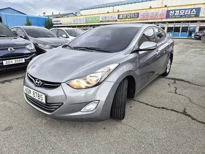 Hyundai Avante · 2012 год