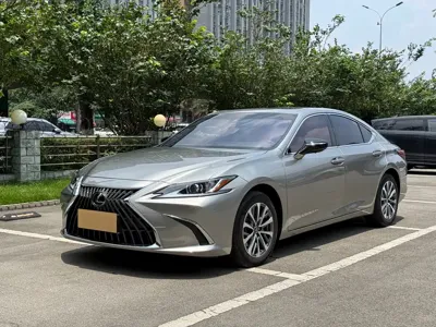 Lexus ES · 2024 год