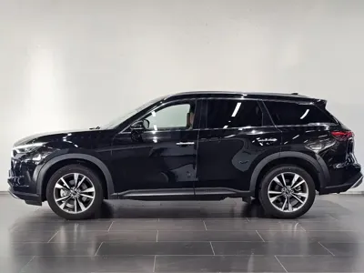 Infiniti QX60 2025, 6000 км, за 242000 CNY