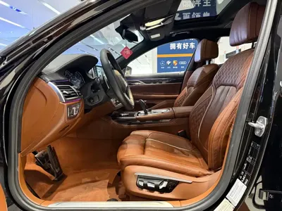 BMW 7 Series 2017, 100000 км, за 379799 CNY - фото 6