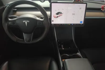 Tesla Model 3 2020, 39800 км, за 114321.45 CNY - фото 9