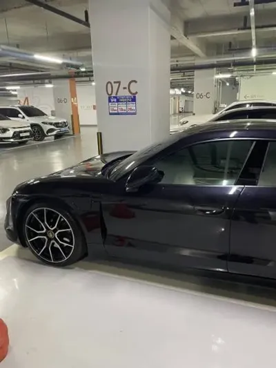 Porsche Taycan 2023, 46200 км, за 100000000 KRW