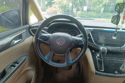 Buick GL8 2017, 76700 км, за 126598.58 CNY