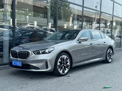 BMW 5 Series · 2024 год