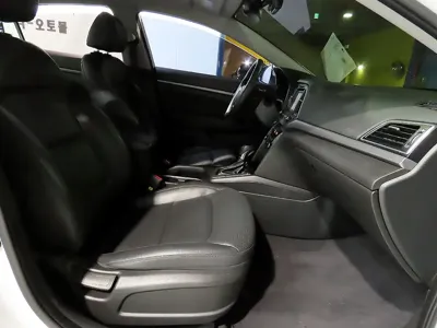 Hyundai Avante 2018, 127879 км, за 9200000 KRW - фото 8