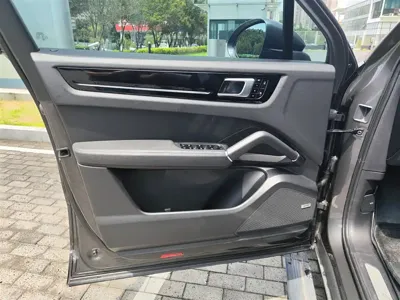 Porsche Cayenne Hybrid 2021, 58000 км, за 368000 CNY - фото 13