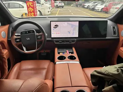 Li Auto Li L8 2022, 43000 км, за 223800 CNY - фото 4
