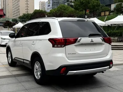 Mitsubishi Outlander (Import) 2016, 85000 км, за 39800 CNY - фото 6
