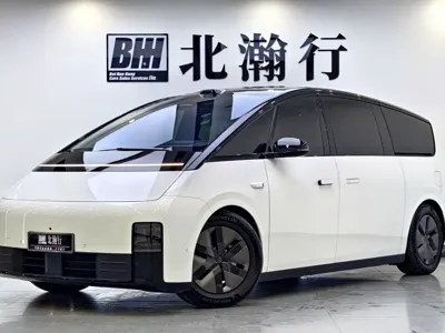Li Auto Li MEGA · 2025 год