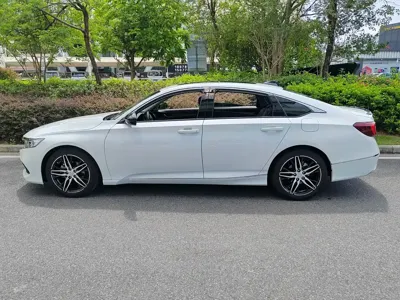 Honda Accord 2022, 70000 км, за 108800 CNY - фото 4