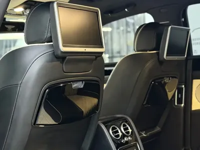 Bentley Flying Spur 2019, 40000 км, за 1020000 CNY - фото 17
