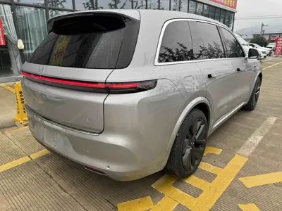 Li Auto Li L8 2022, 43000 км, за 223800 CNY - фото 9