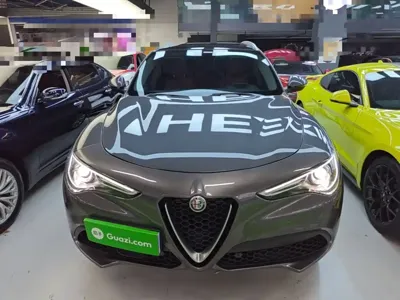 Alfa Romeo Stelvio 2022, 30400 км, за 156200 CNY