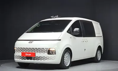 Hyundai Staria · 2023 год