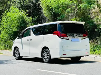 Toyota Alphard 2017, 100000 км, за 358000 CNY