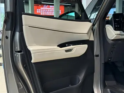 Lexus LM 2026, 4000 км, за 1468600 CNY - фото 6