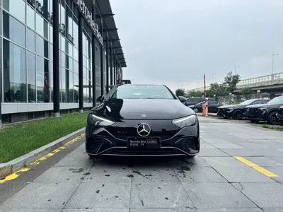 Mercedes-Benz EQE 2025, 100 км, за 223800 CNY