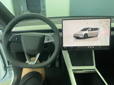 Tesla Model Y 2026, 500 км, за 37600000 KRW - фото 8