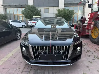 Hongqi Hongqi H5 PHEV 2025, 12000 км, за 92500 CNY