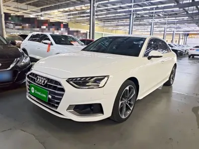 Audi A4L 2021, 90900 км, за 120300 CNY