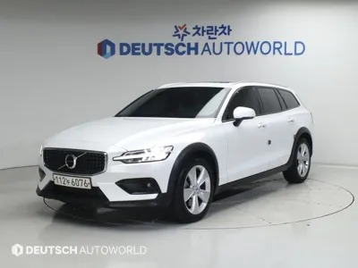 Volvo V60 · 2020 год