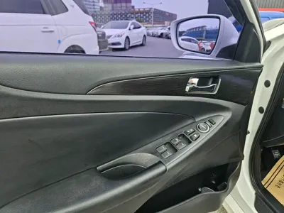Hyundai Sonata 2013, 100180 км, за 4990000 KRW - фото 16