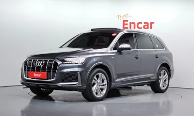 Audi Q7 · 2021 год