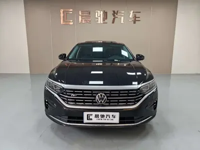 Volkswagen Passat 2025, 21000 км, за 128800 CNY