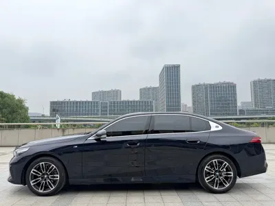 BMW 5 Series 2025, 22000 км, за 249800 CNY - фото 9