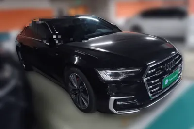 Audi A6L 2024, 40900 км, за 287324.04 CNY