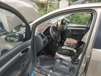 Volkswagen Touran 2015, 95000 км, за 44356.57 CNY - фото 19