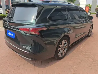 Toyota Sienna 2023, 101500 км, за 224600 CNY