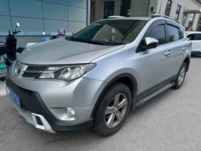 Toyota RAV4 · 2015 год