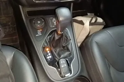 Jeep Cherokee 2019, 58400 км, за 70032.68 CNY - фото 17