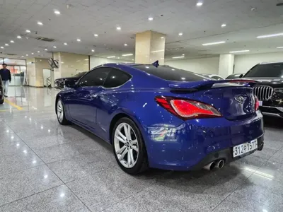 Hyundai Genesis 2012, 143733 км, за 10500000 KRW