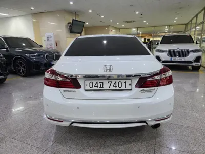Honda Accord 2017, 176818 км, за 8900000 KRW