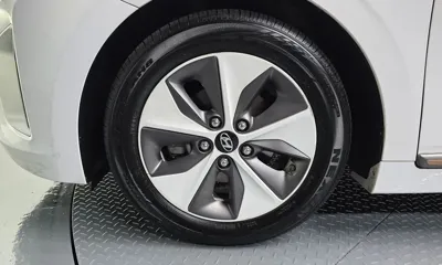 Hyundai Ioniq 2017, 189256 км, за 5170.52 USD