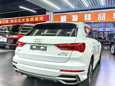 Audi Q3 2023, 60000 км, за 133800 CNY